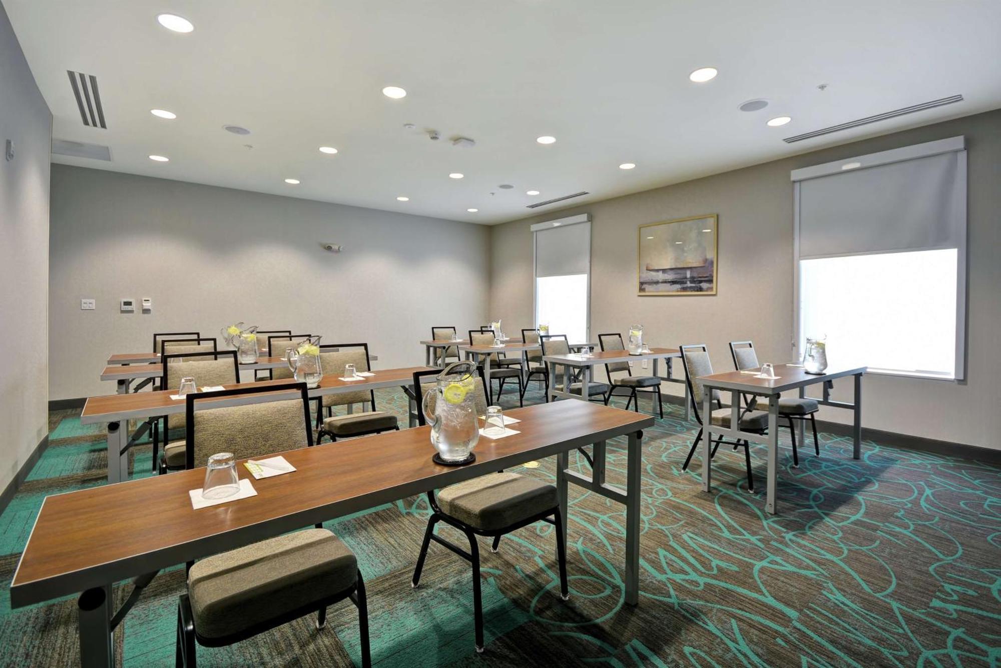 Home2 Suites By Hilton Queensbury Lake George Экстерьер фото